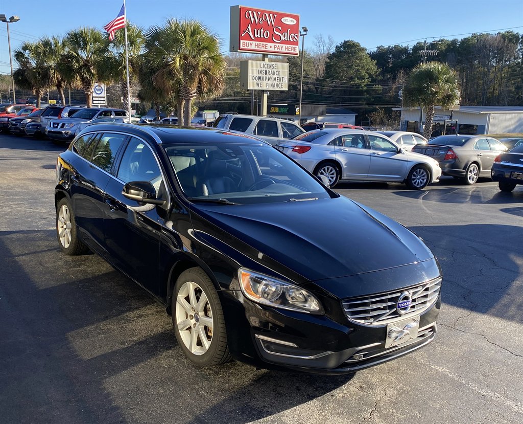 2016 Volvo V60 Premier's photo