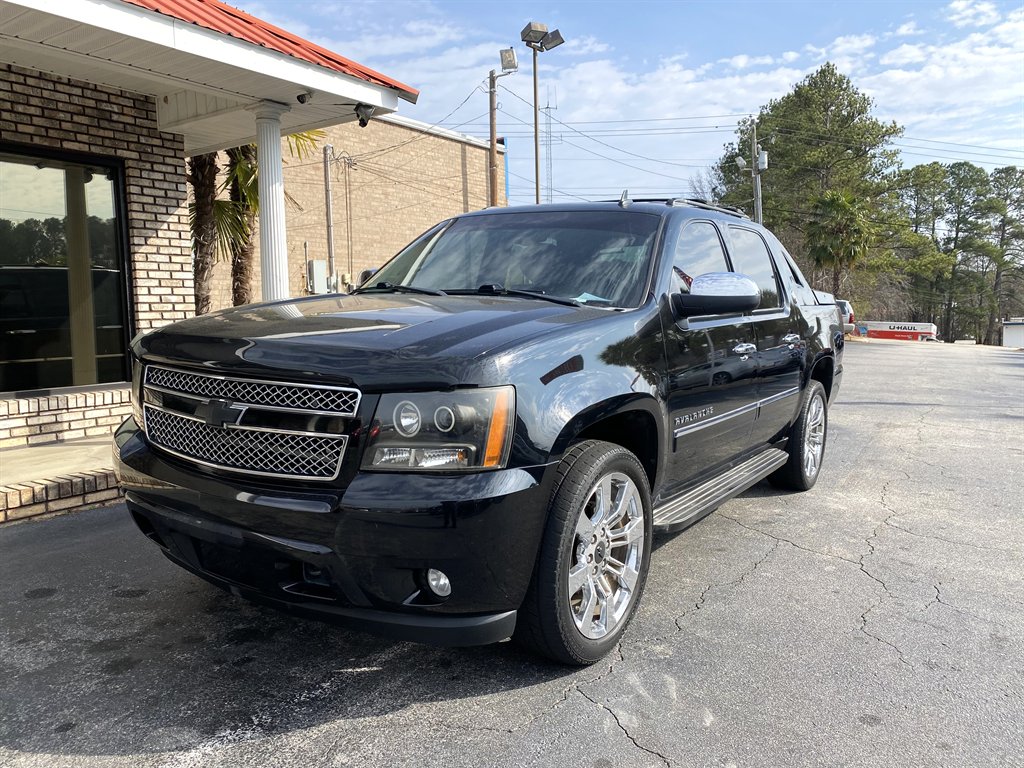 2013 Chevrolet Avalanche LTZ's photo